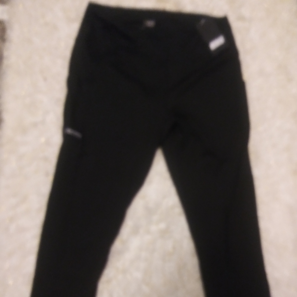 NWT 2 pocket leggings